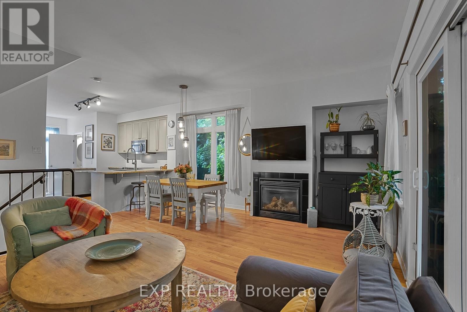 












14 - 797 MONTREAL ROAD

,
Ottawa,




Ontario
K1K0S9

