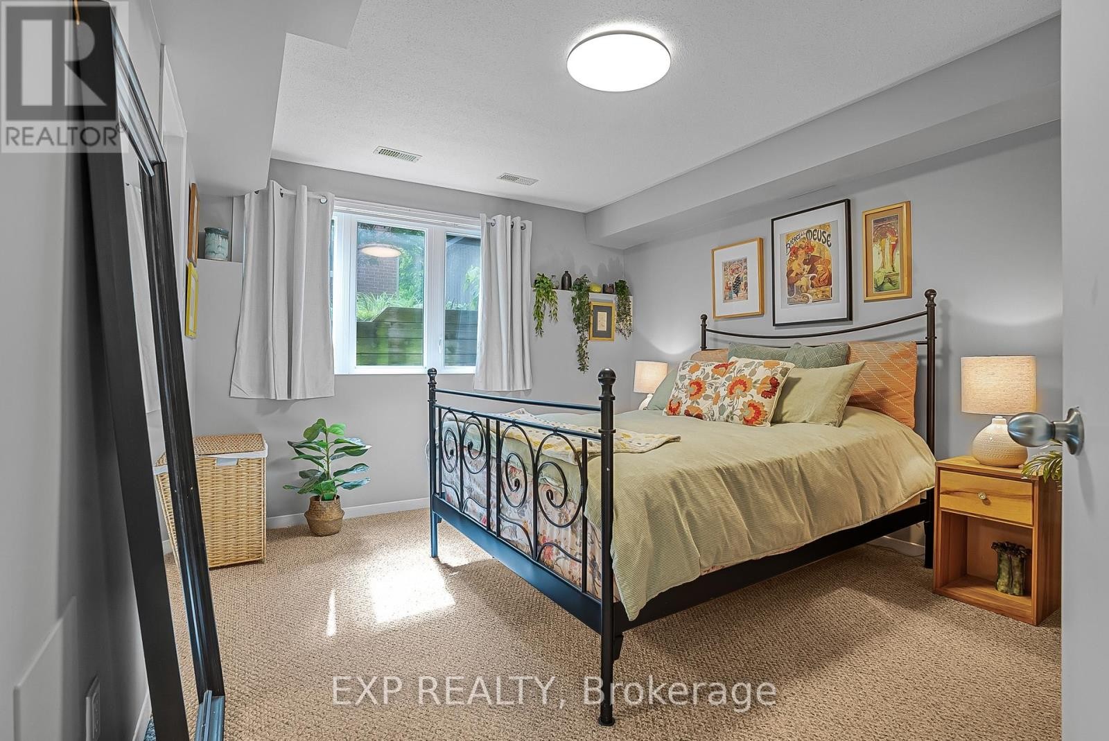 












14 - 797 MONTREAL ROAD

,
Ottawa,




Ontario
K1K0S9

