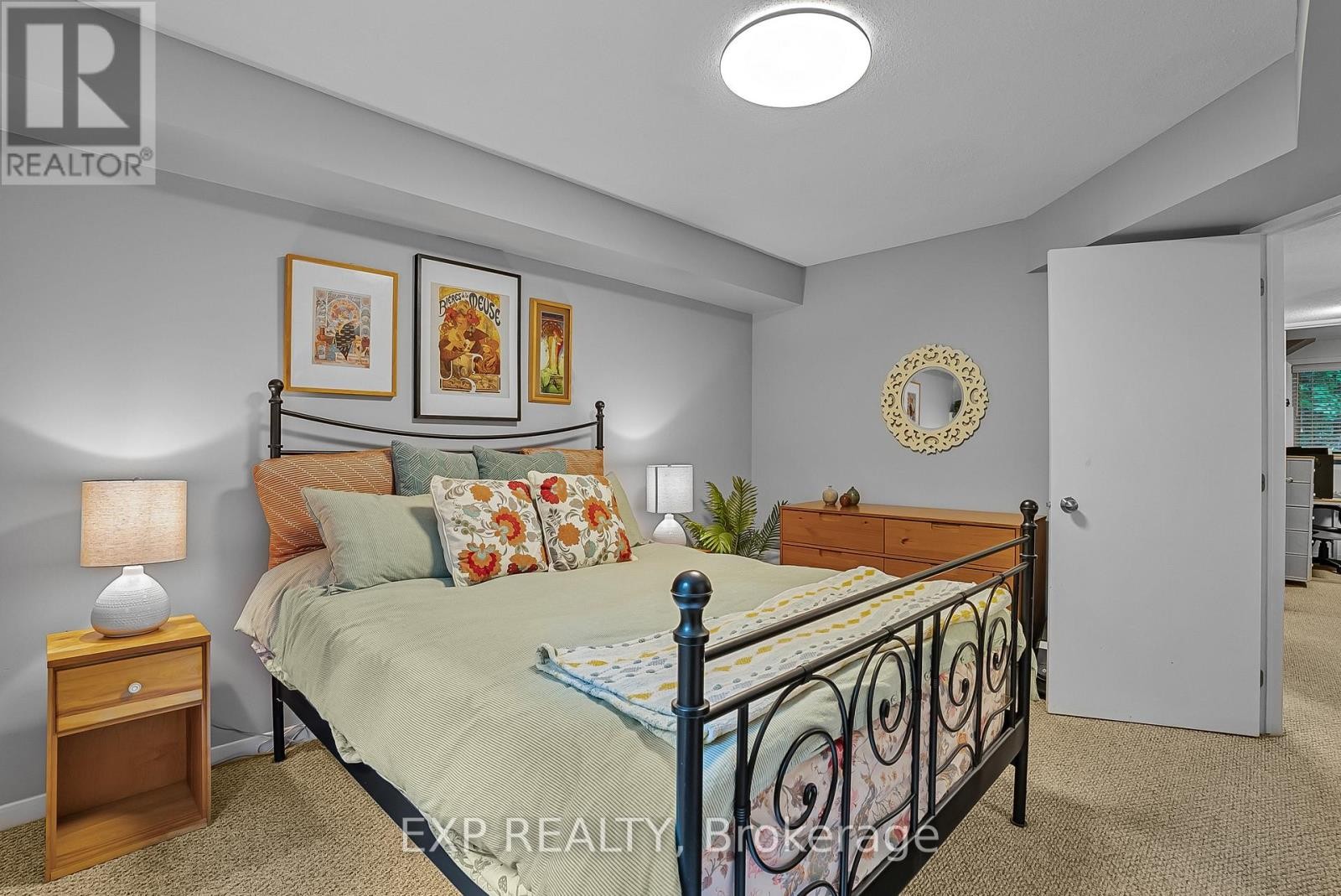 












14 - 797 MONTREAL ROAD

,
Ottawa,




Ontario
K1K0S9

