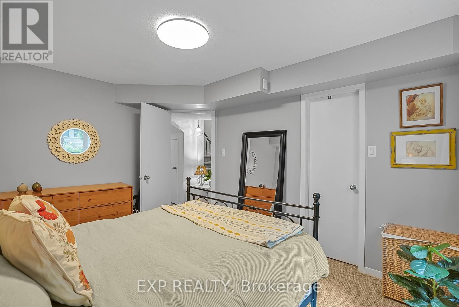 












14 - 797 MONTREAL ROAD

,
Ottawa,




Ontario
K1K0S9

