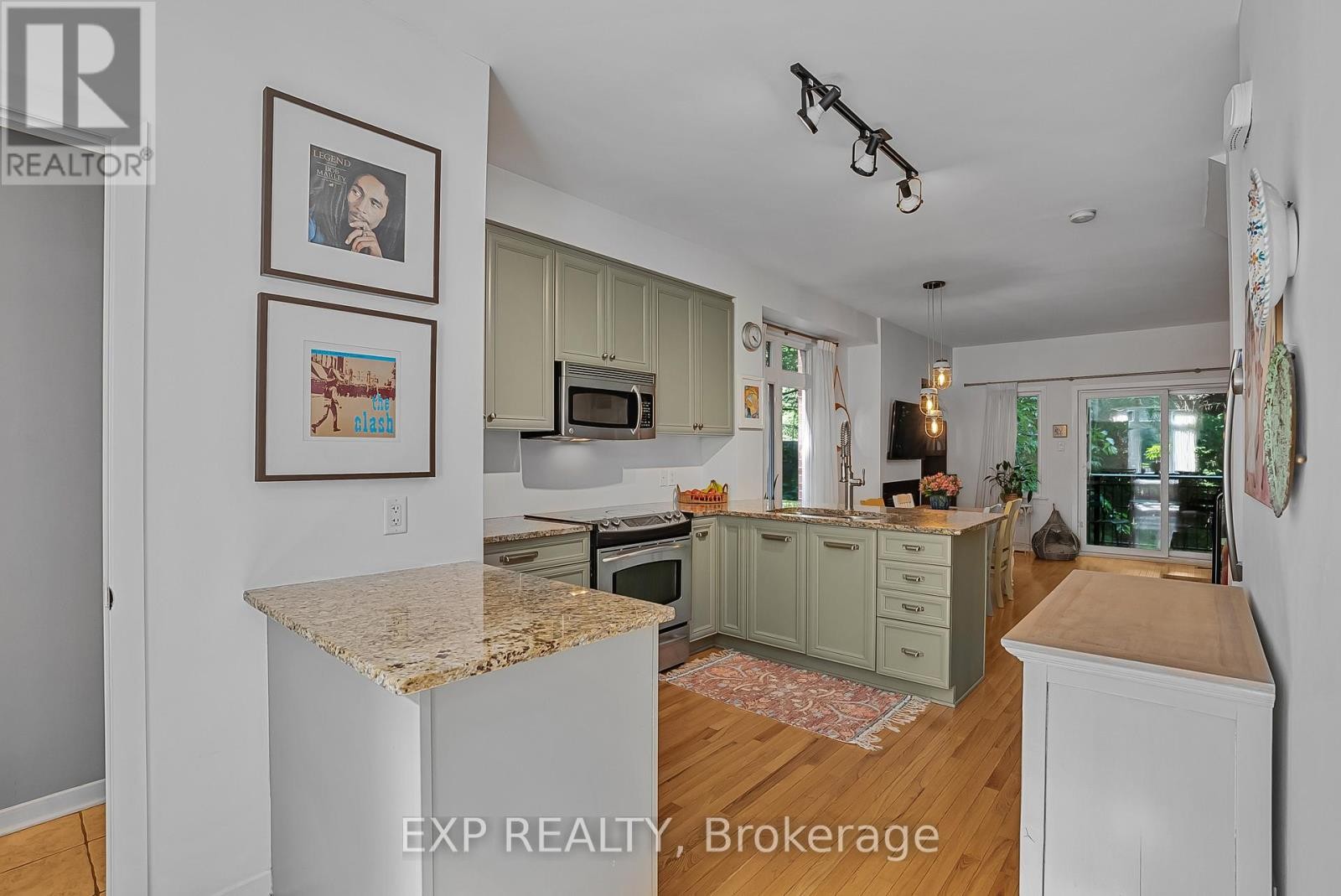 












14 - 797 MONTREAL ROAD

,
Ottawa,




Ontario
K1K0S9


