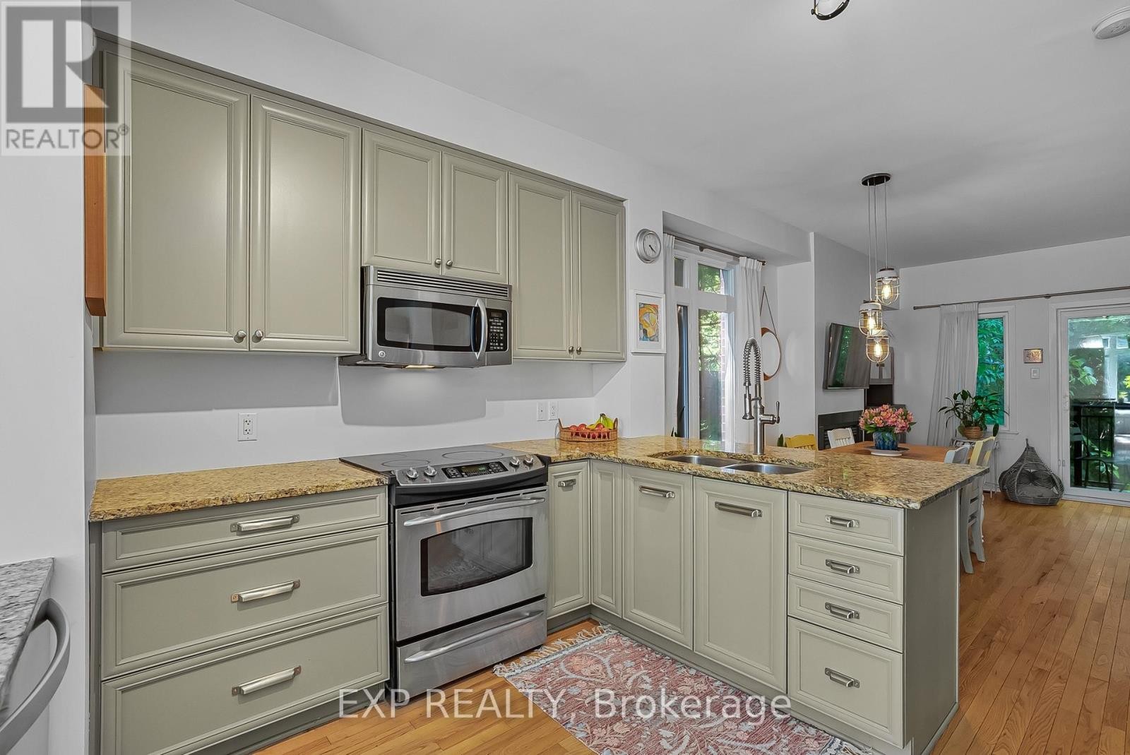 












14 - 797 MONTREAL ROAD

,
Ottawa,




Ontario
K1K0S9

