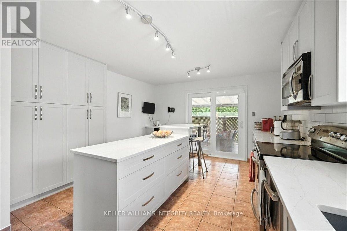 












6524 RICHER DRIVE

,
Ottawa,




Ontario
K1C3G4

