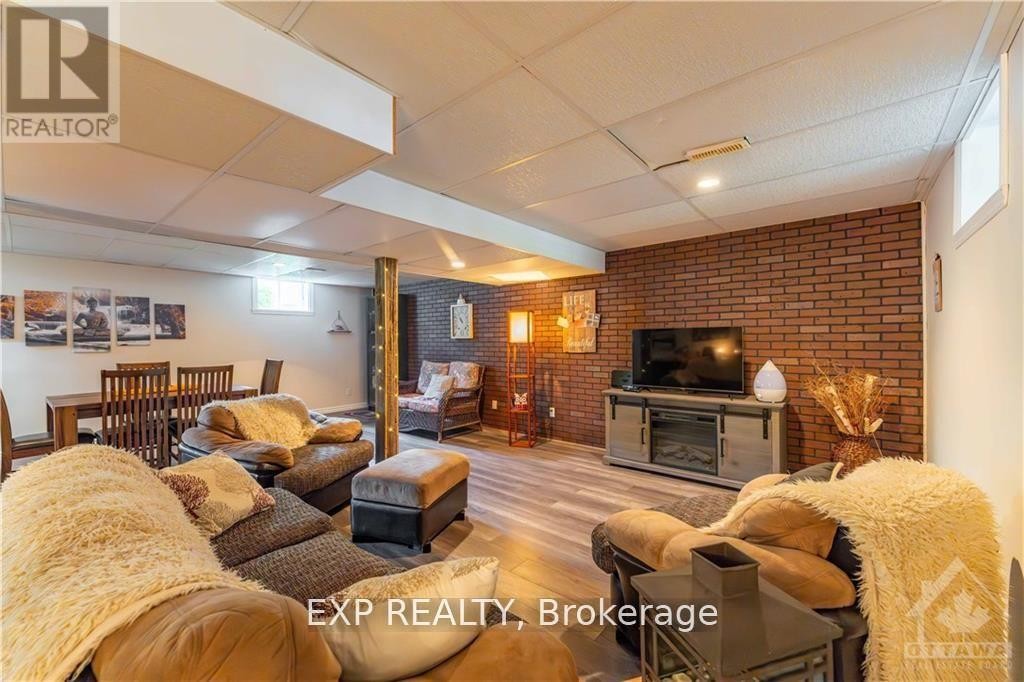 












50 VICTORIA STREET E

,
North Glengarry,




Ontario
K0C1A0

