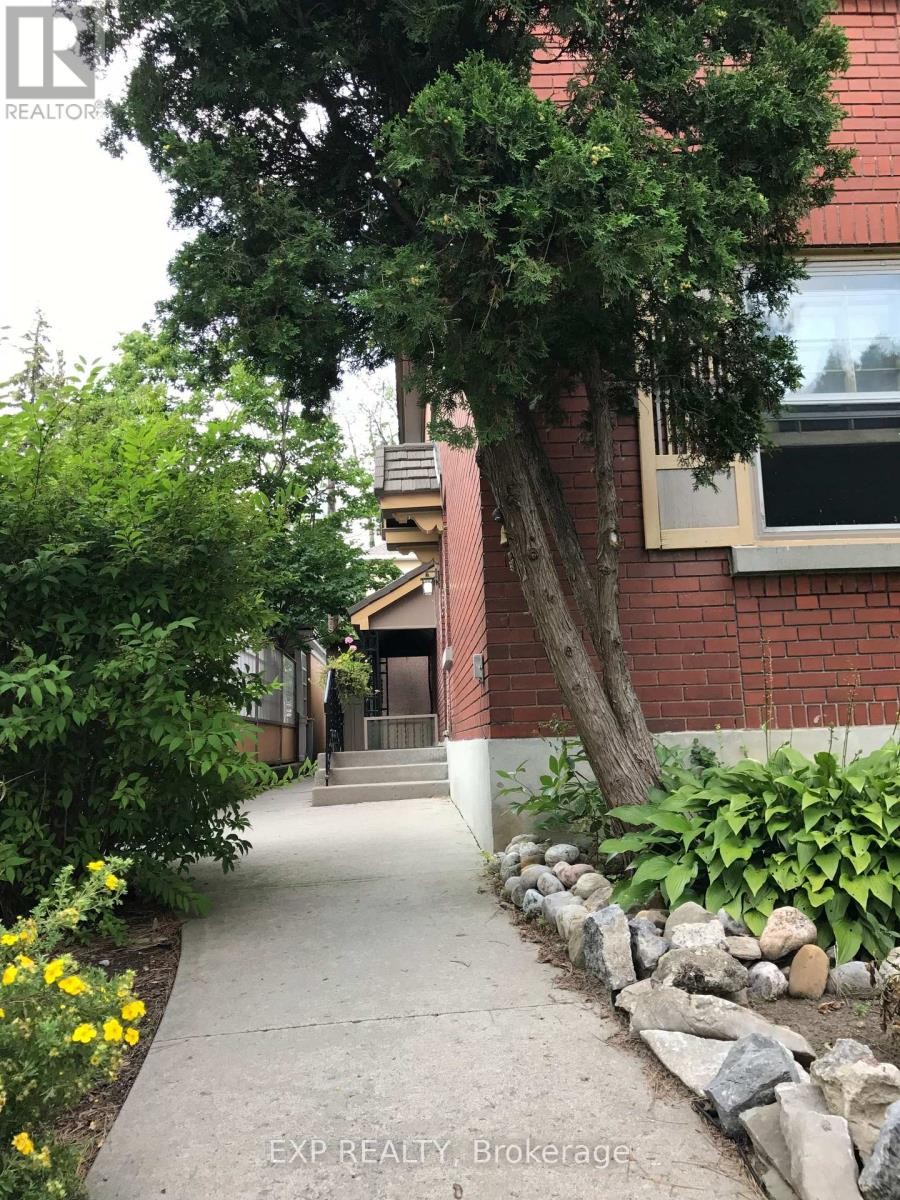 












2 - 592 QUEEN ELIZABETH DRIVE

,
Ottawa,




Ontario
K1S3N5

