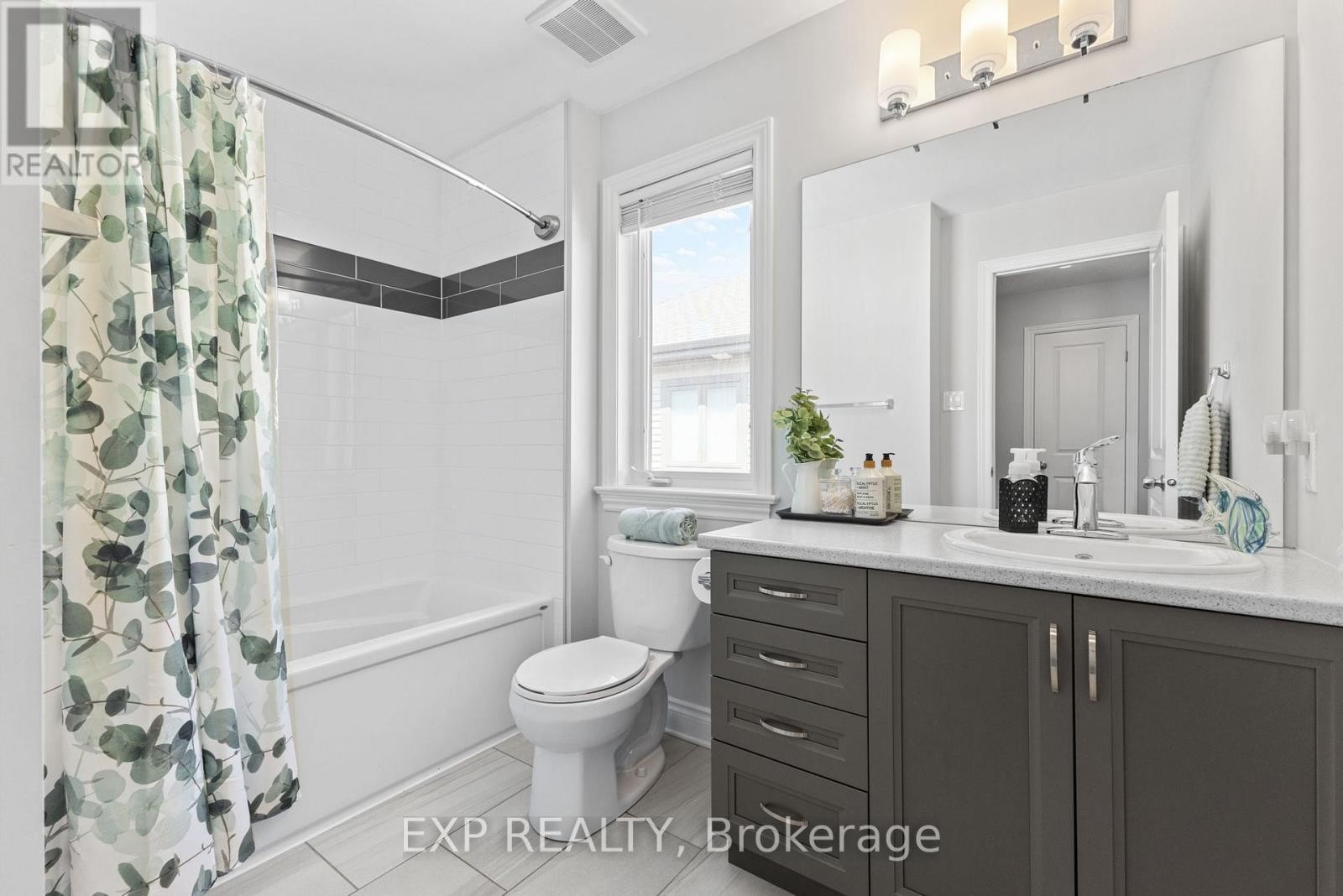 












8 DULMAGE CRESCENT

,
Carleton Place,




Ontario
K7C0E5

