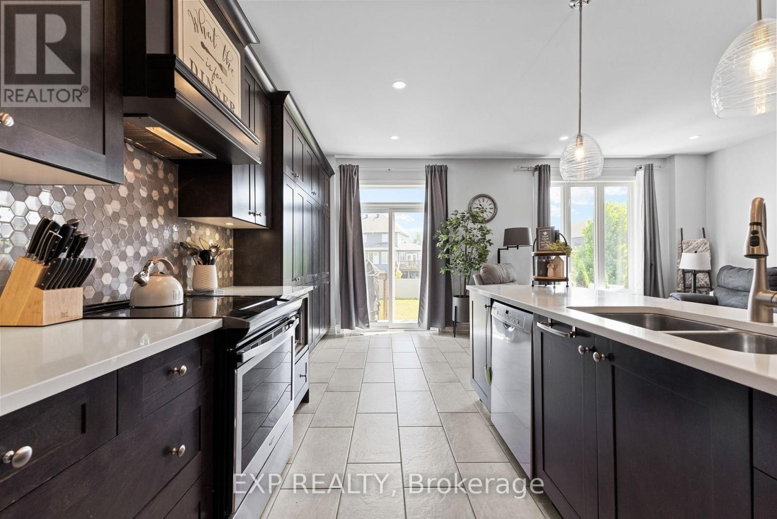 












8 DULMAGE CRESCENT

,
Carleton Place,




Ontario
K7C0E5

