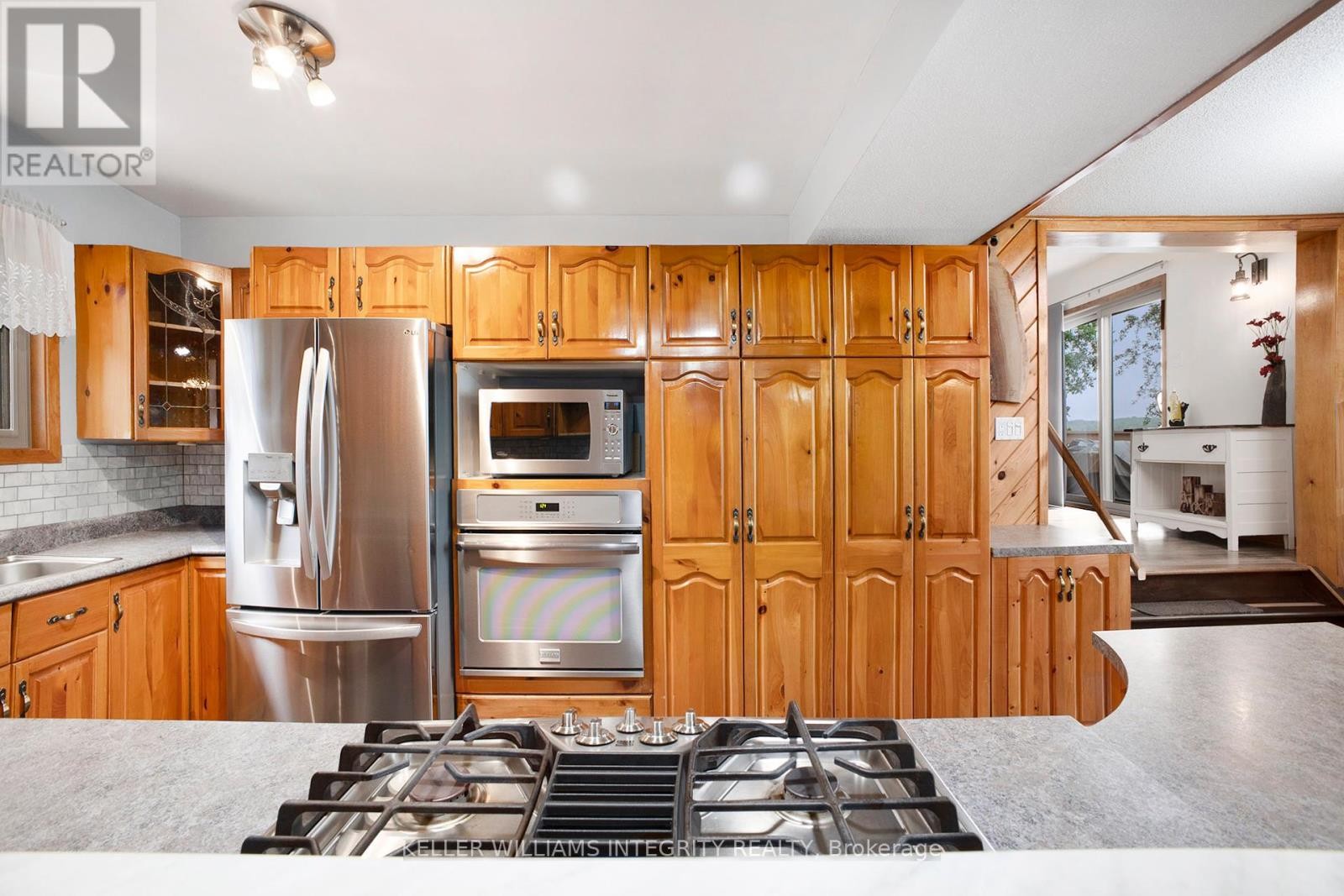 












501 STEWART LANE

,
Lanark Highlands,




Ontario
K0G1M0


