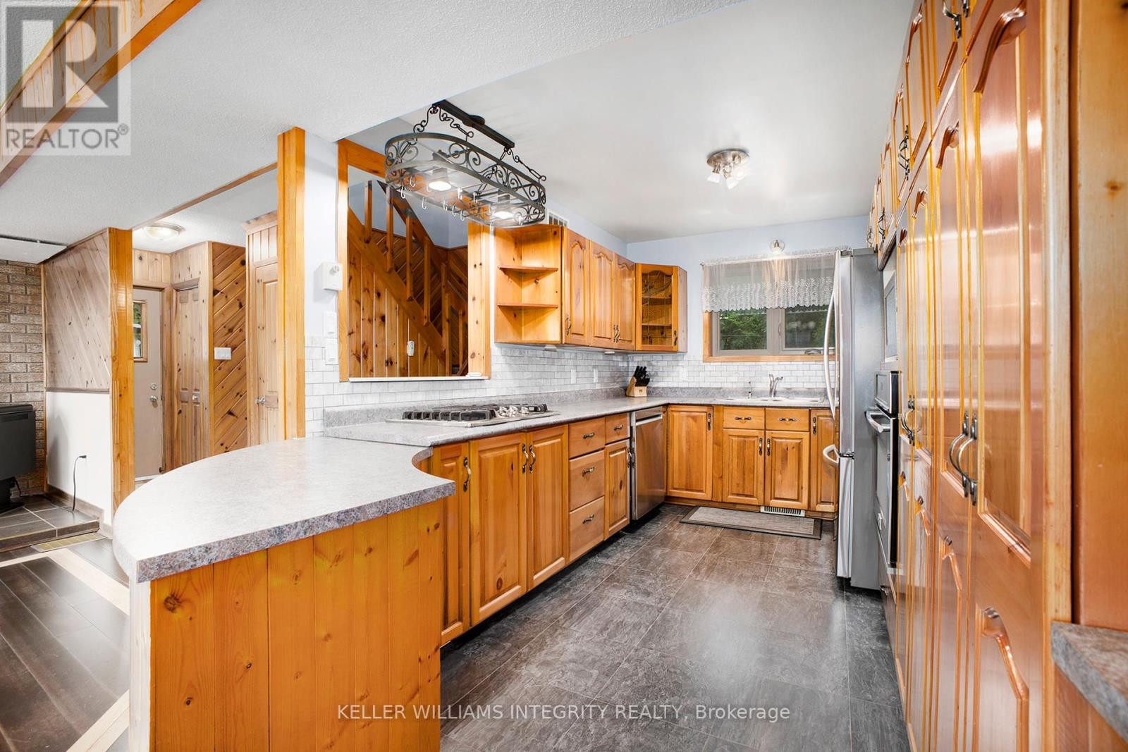 












501 STEWART LANE

,
Lanark Highlands,




Ontario
K0G1M0

