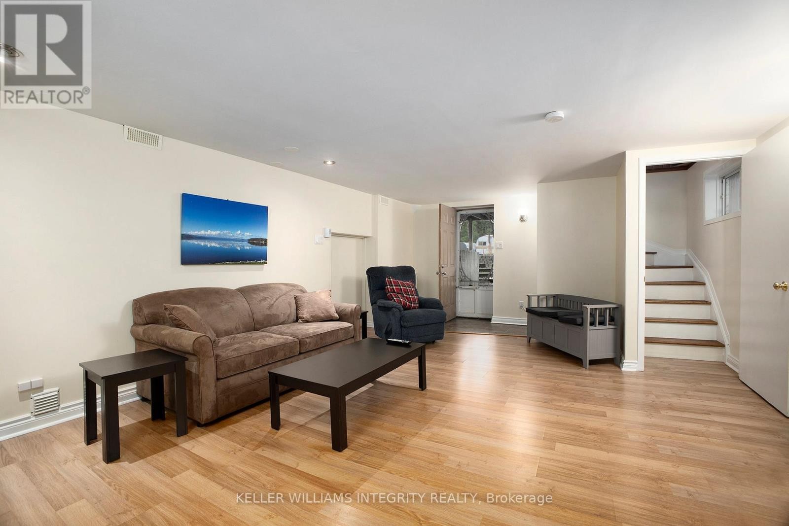 












501 STEWART LANE

,
Lanark Highlands,




Ontario
K0G1M0

