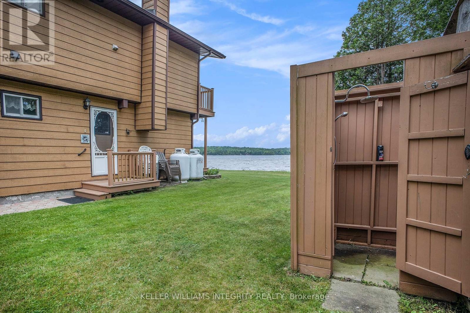 












501 STEWART LANE

,
Lanark Highlands,




Ontario
K0G1M0

