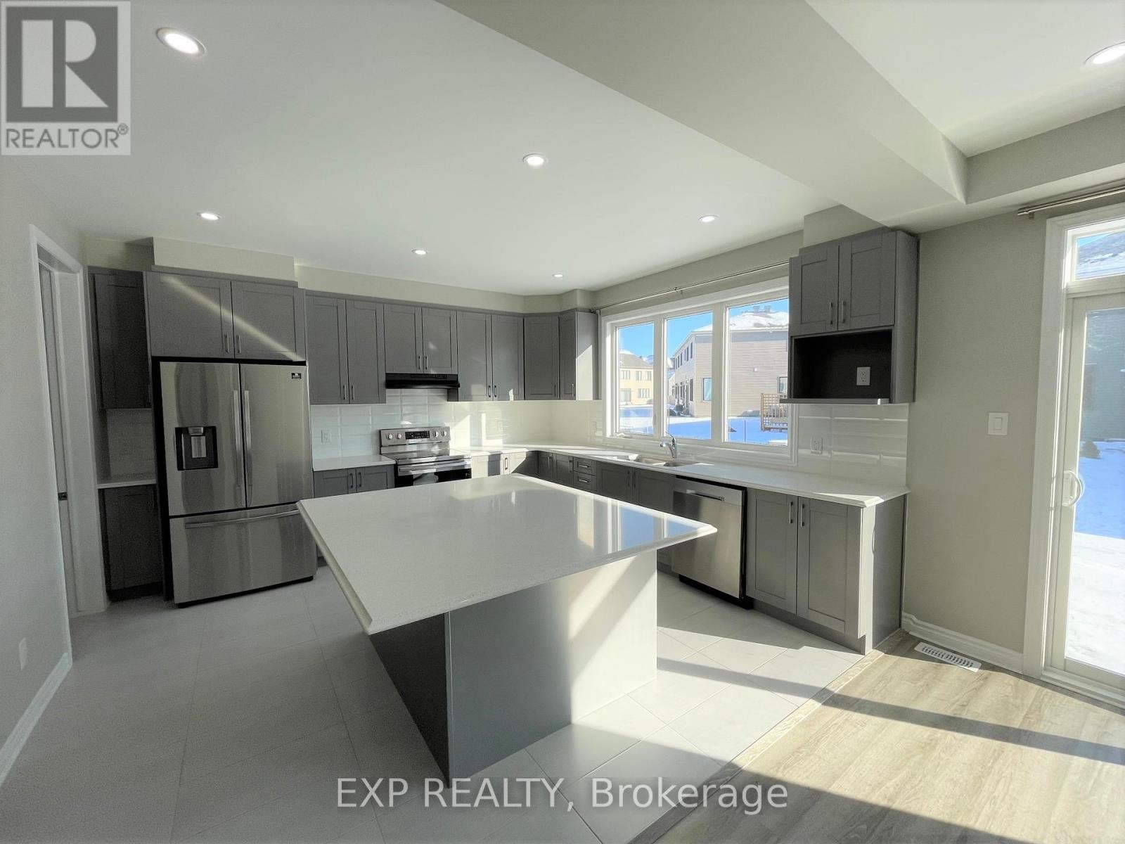 












912 RUBICON PLACE

,
Ottawa,




Ontario
K2V0R1

