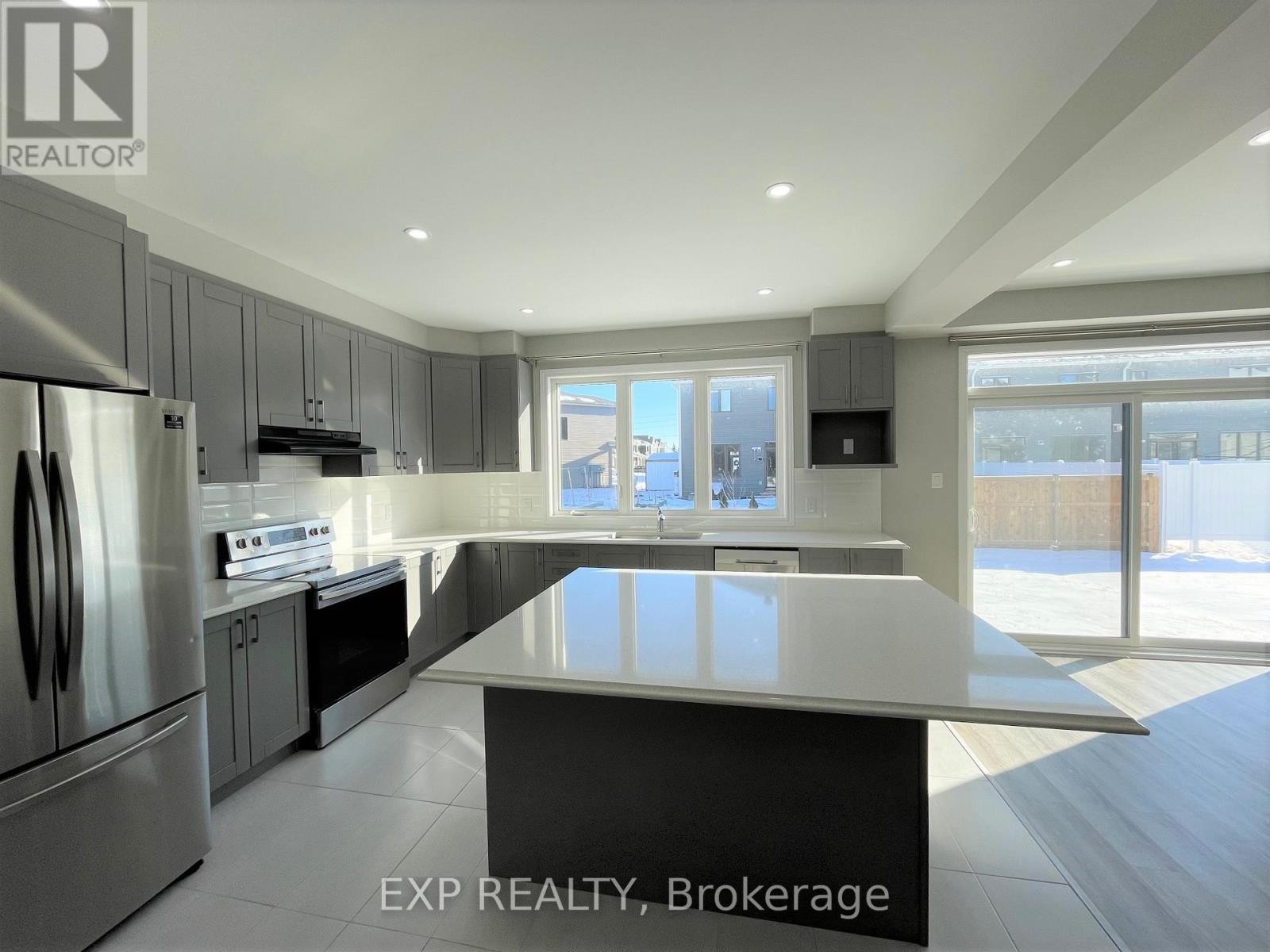 












912 RUBICON PLACE

,
Ottawa,




Ontario
K2V0R1

