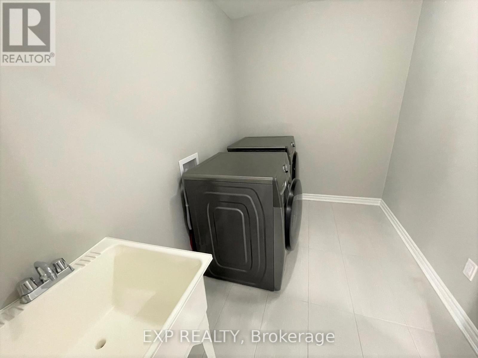 












912 RUBICON PLACE

,
Ottawa,




Ontario
K2V0R1

