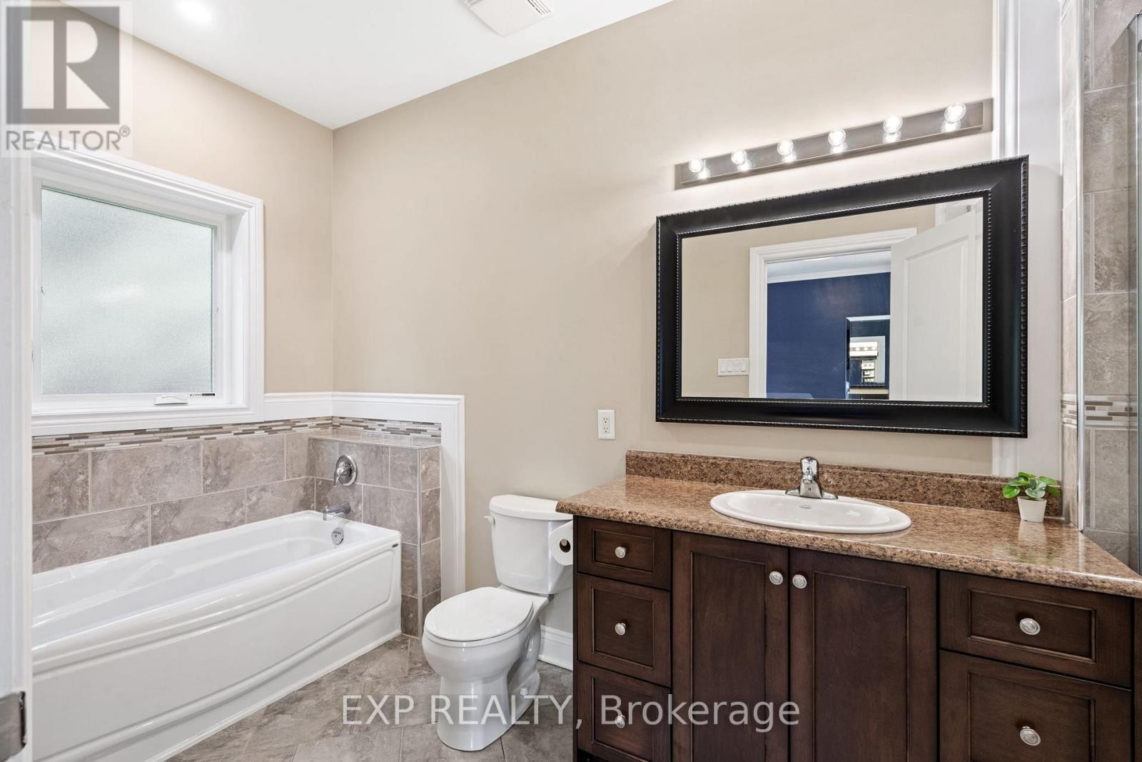 












1 BRAE CRESCENT

,
Ottawa,




Ontario
K2S1P5

