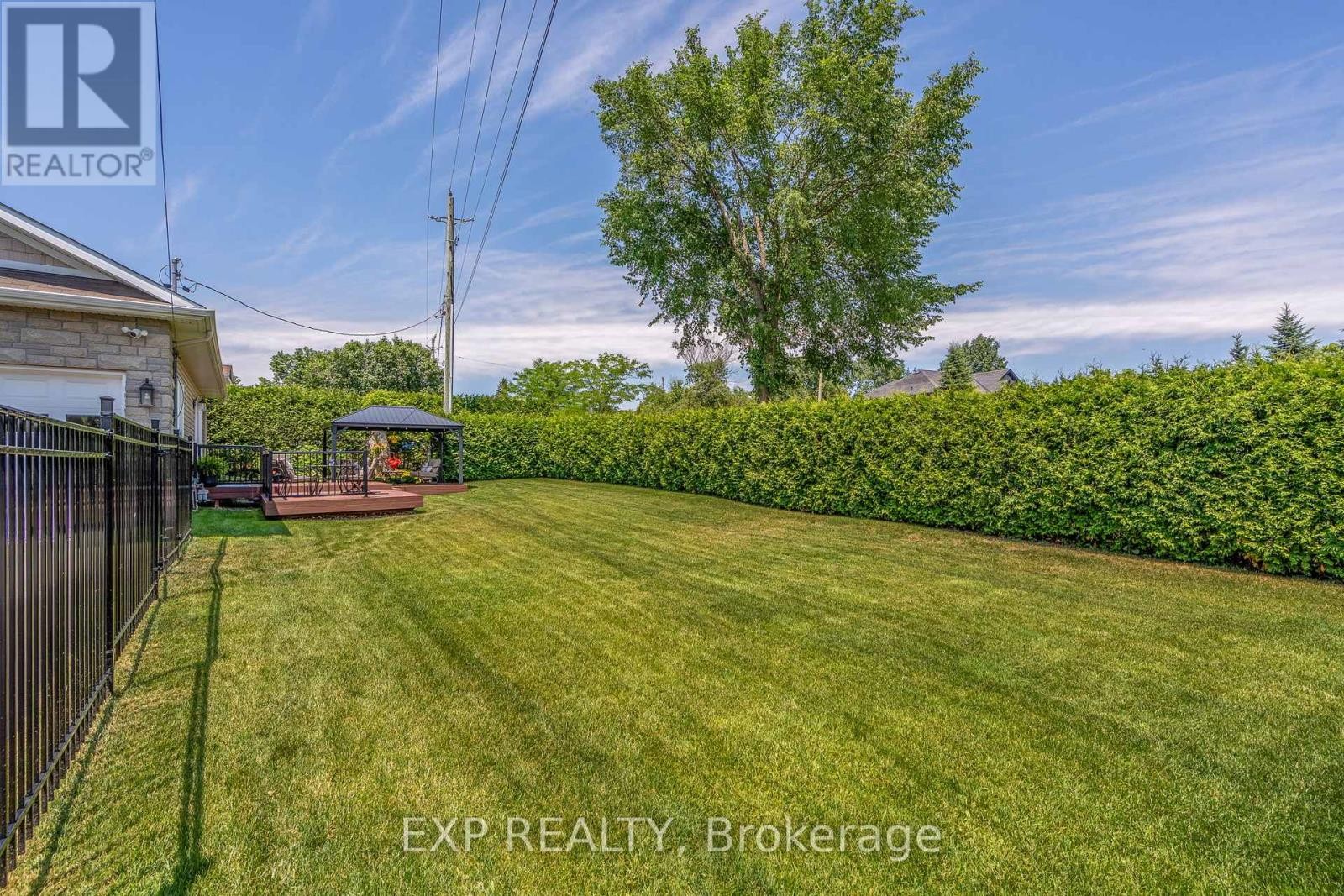 












1 BRAE CRESCENT

,
Ottawa,




Ontario
K2S1P5

