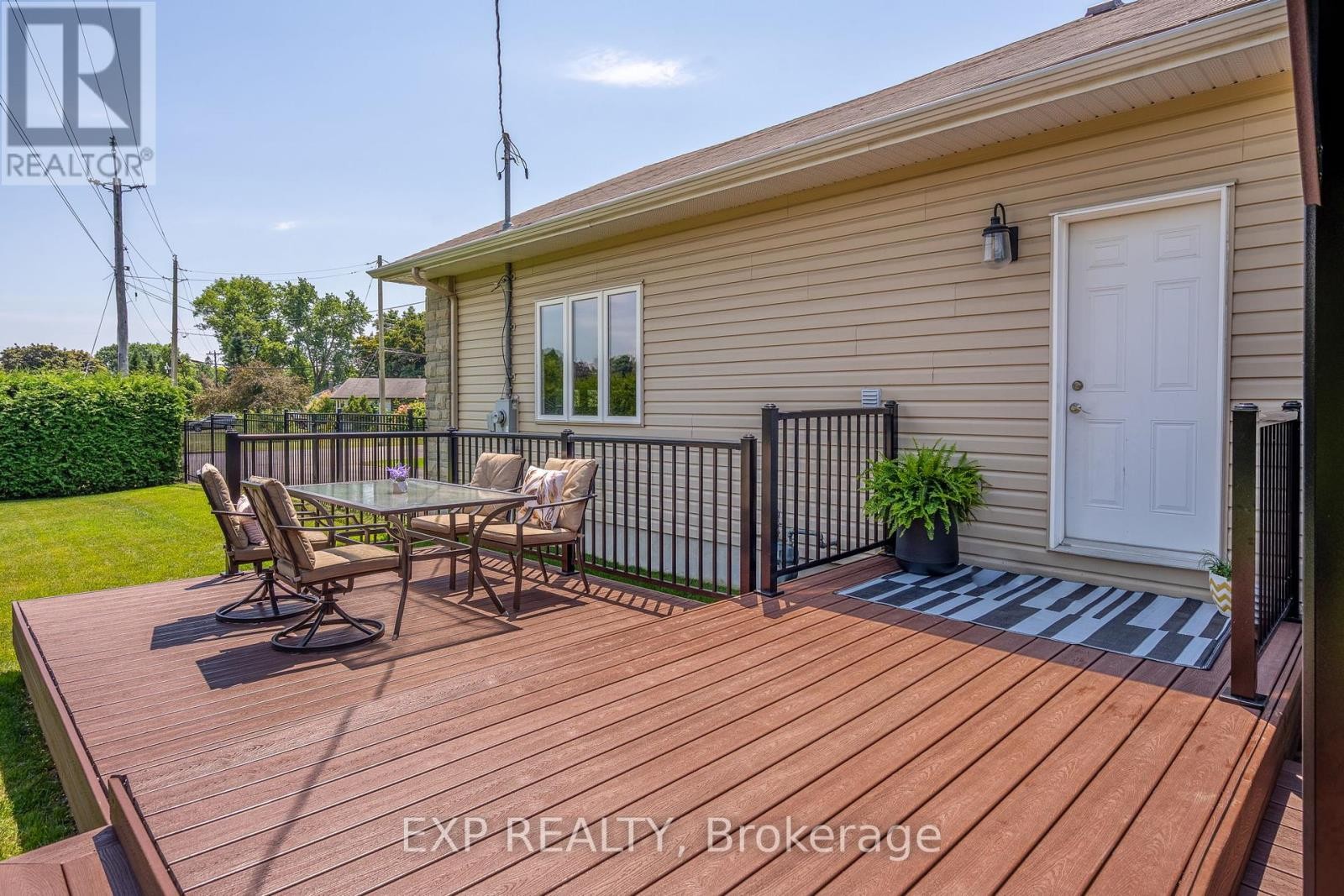 












1 BRAE CRESCENT

,
Ottawa,




Ontario
K2S1P5

