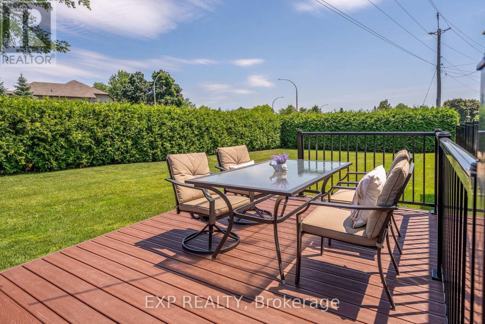 












1 BRAE CRESCENT

,
Ottawa,




Ontario
K2S1P5

