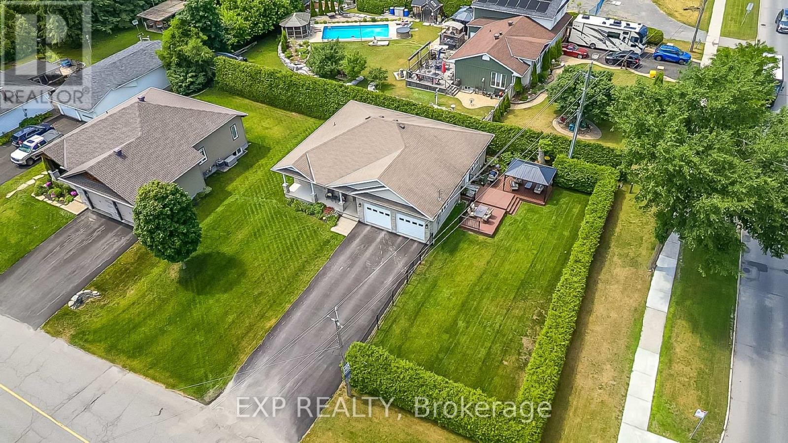 












1 BRAE CRESCENT

,
Ottawa,




Ontario
K2S1P5

