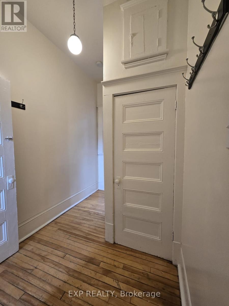












1 - 453 LEWIS STREET

,
Ottawa,




Ontario
K2P0T1

