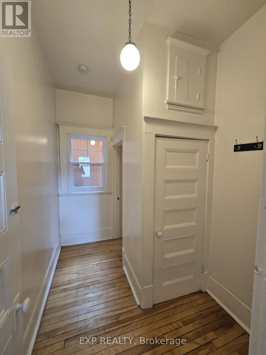 












1 - 453 LEWIS STREET

,
Ottawa,




Ontario
K2P0T1

