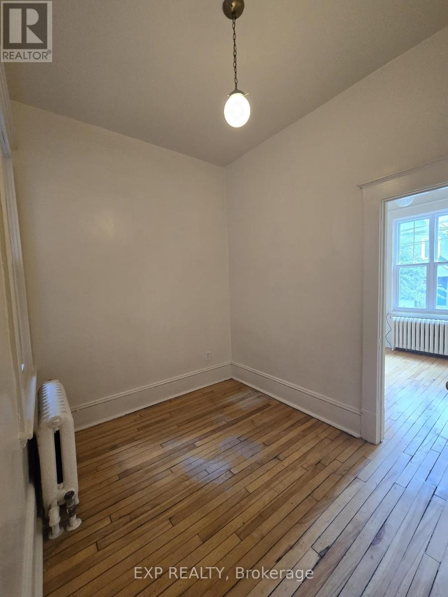 












1 - 453 LEWIS STREET

,
Ottawa,




Ontario
K2P0T1

