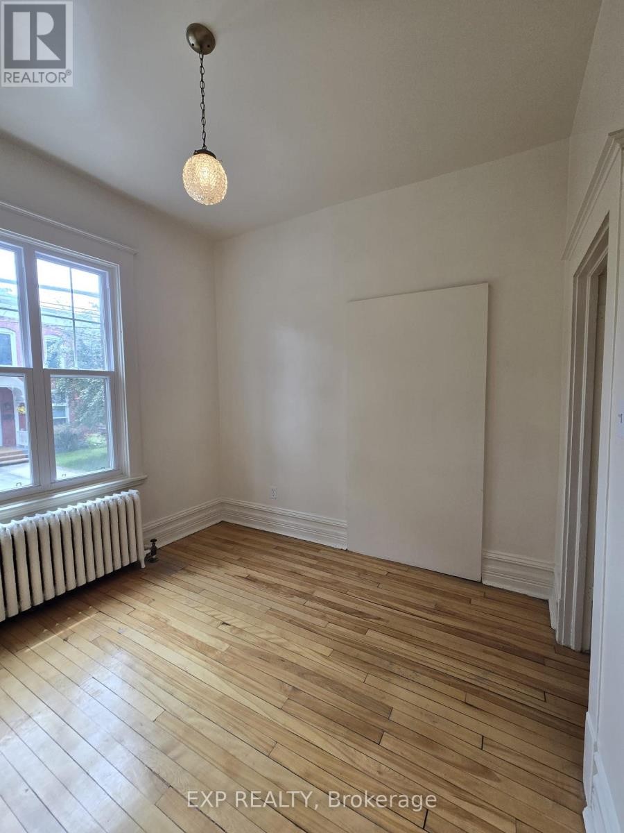 












1 - 453 LEWIS STREET

,
Ottawa,




Ontario
K2P0T1


