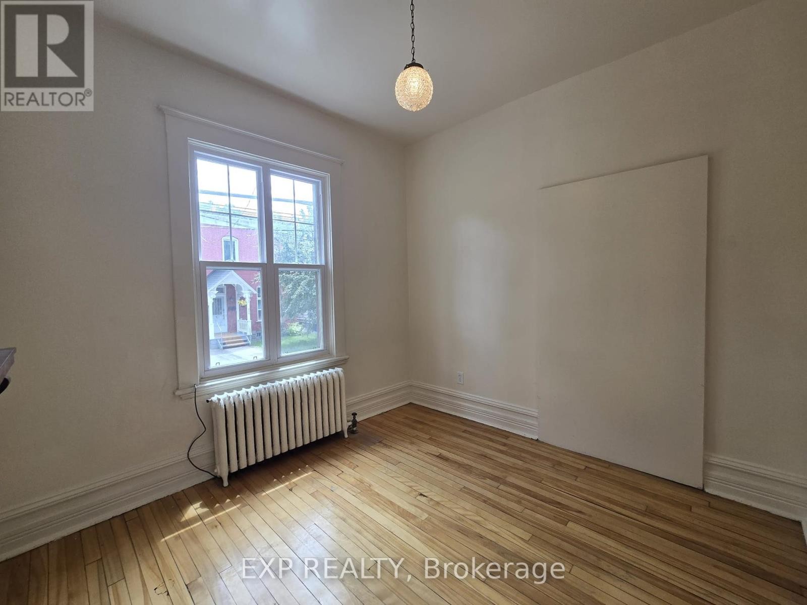 












1 - 453 LEWIS STREET

,
Ottawa,




Ontario
K2P0T1


