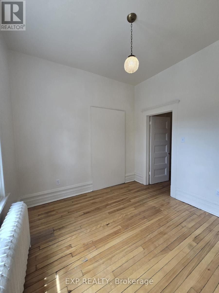












1 - 453 LEWIS STREET

,
Ottawa,




Ontario
K2P0T1

