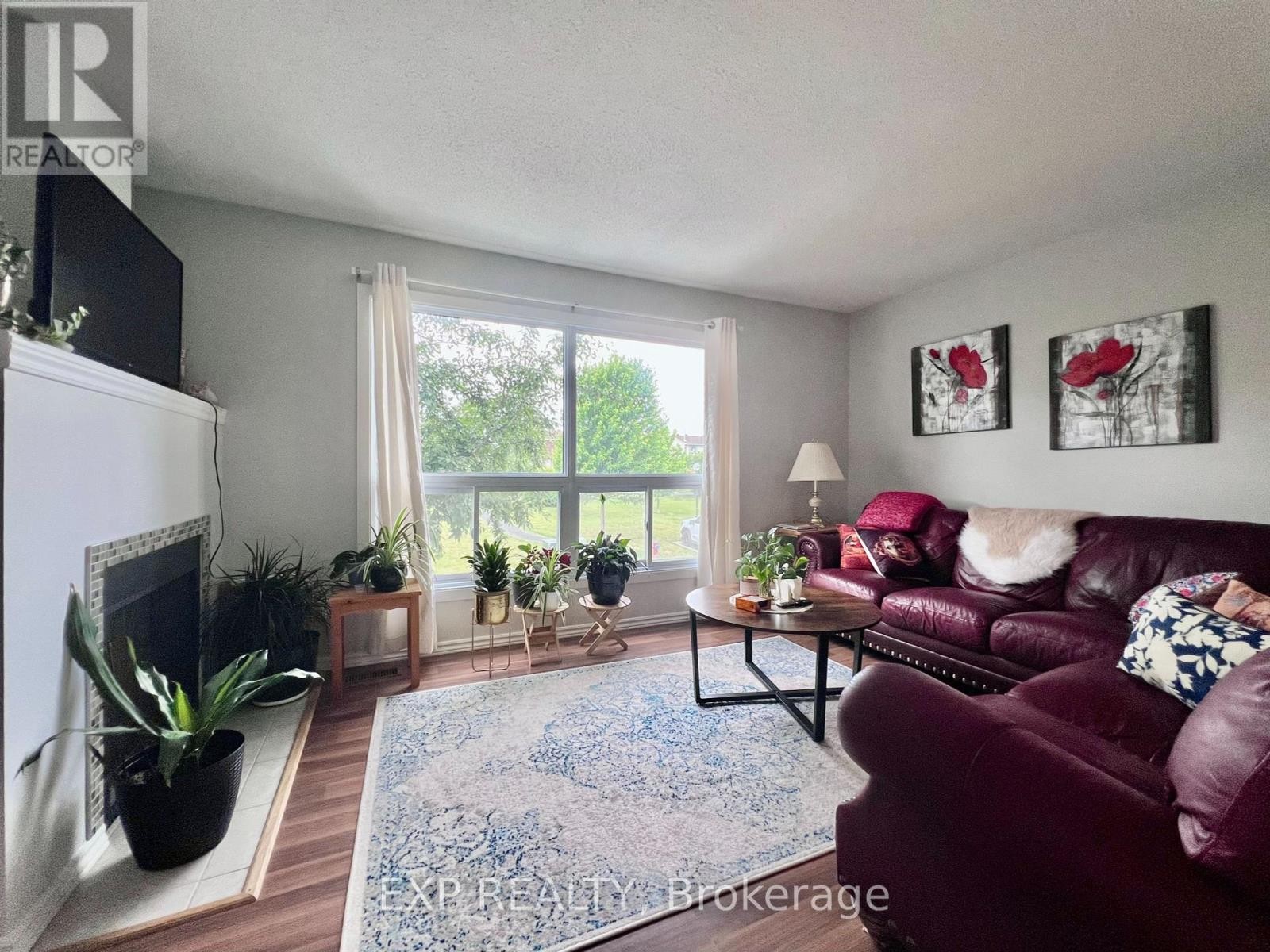 












1959 GREENWAY PARK LANE

,
Ottawa,




Ontario
K1B5A9

