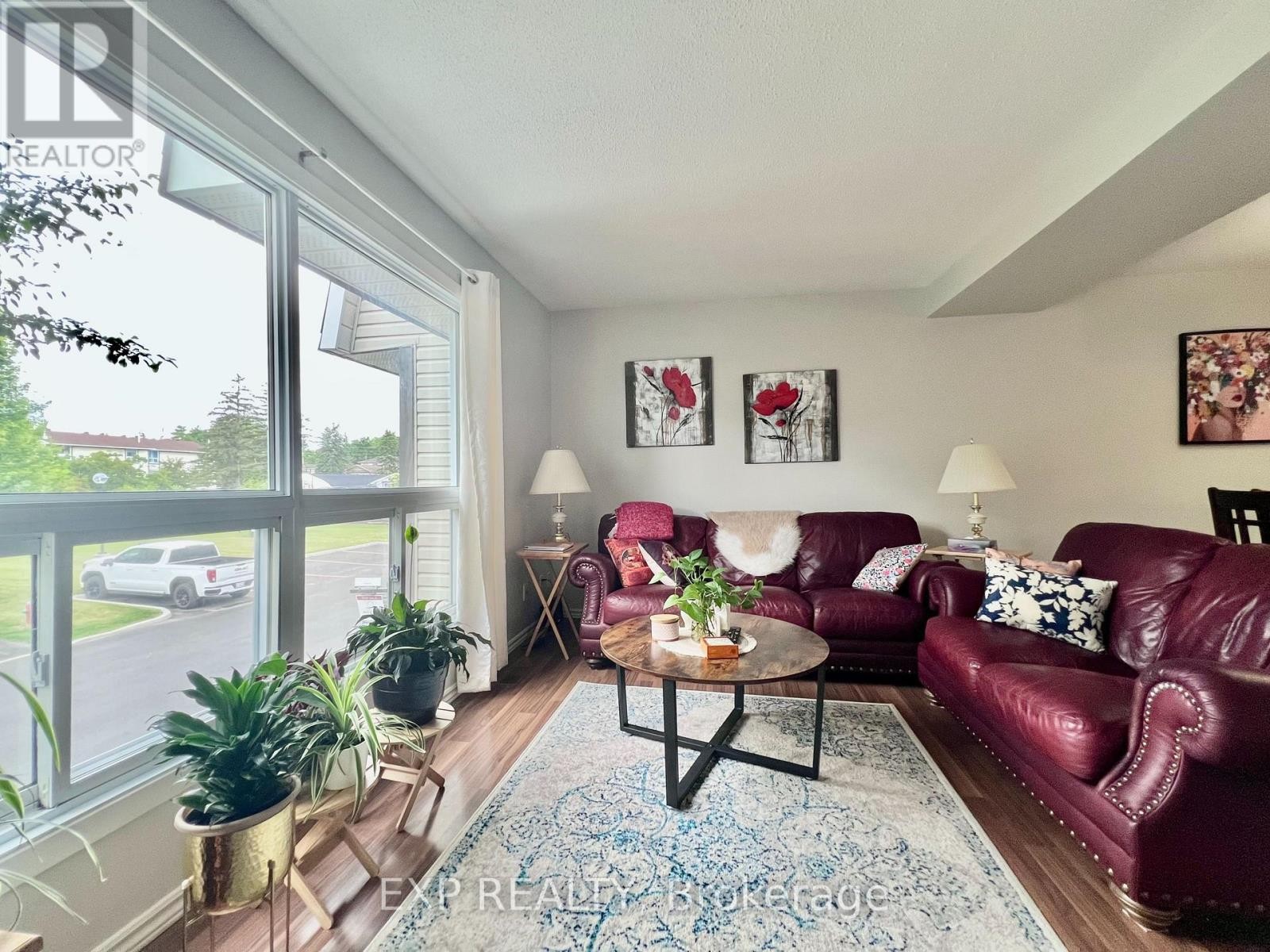 












1959 GREENWAY PARK LANE

,
Ottawa,




Ontario
K1B5A9

