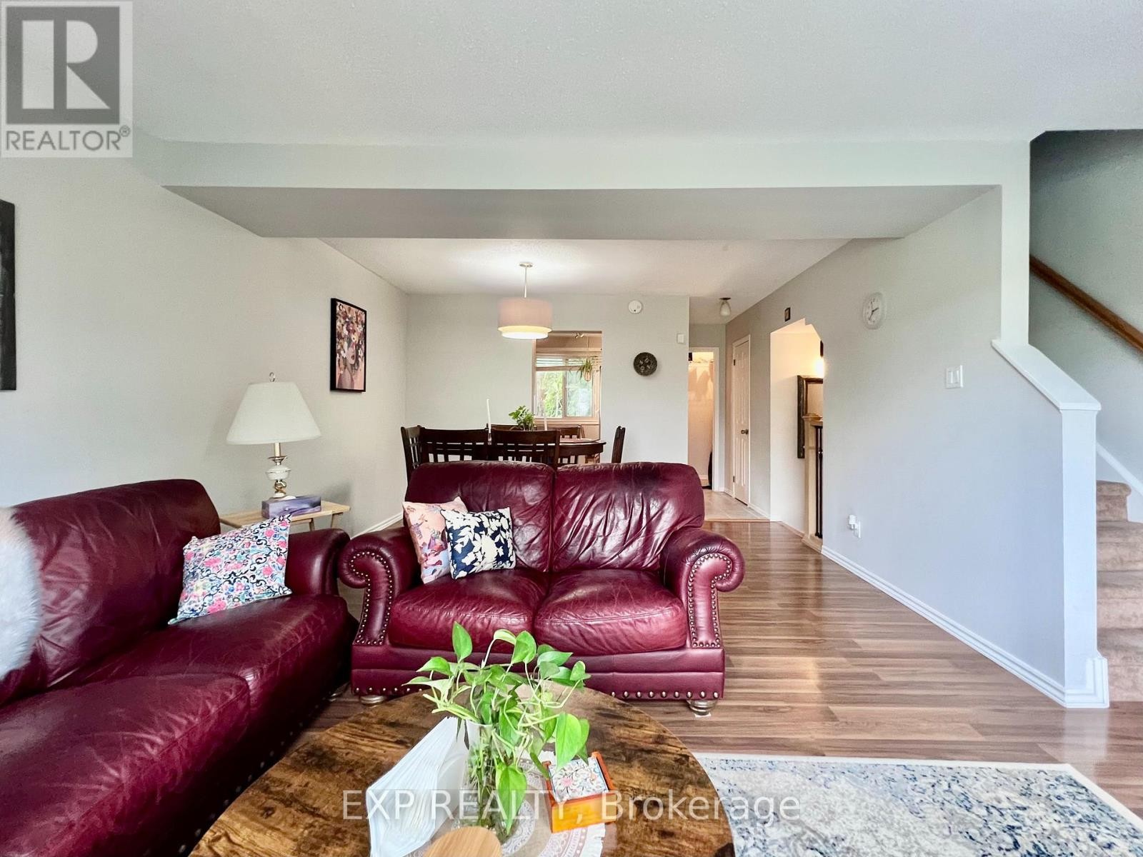 












1959 GREENWAY PARK LANE

,
Ottawa,




Ontario
K1B5A9

