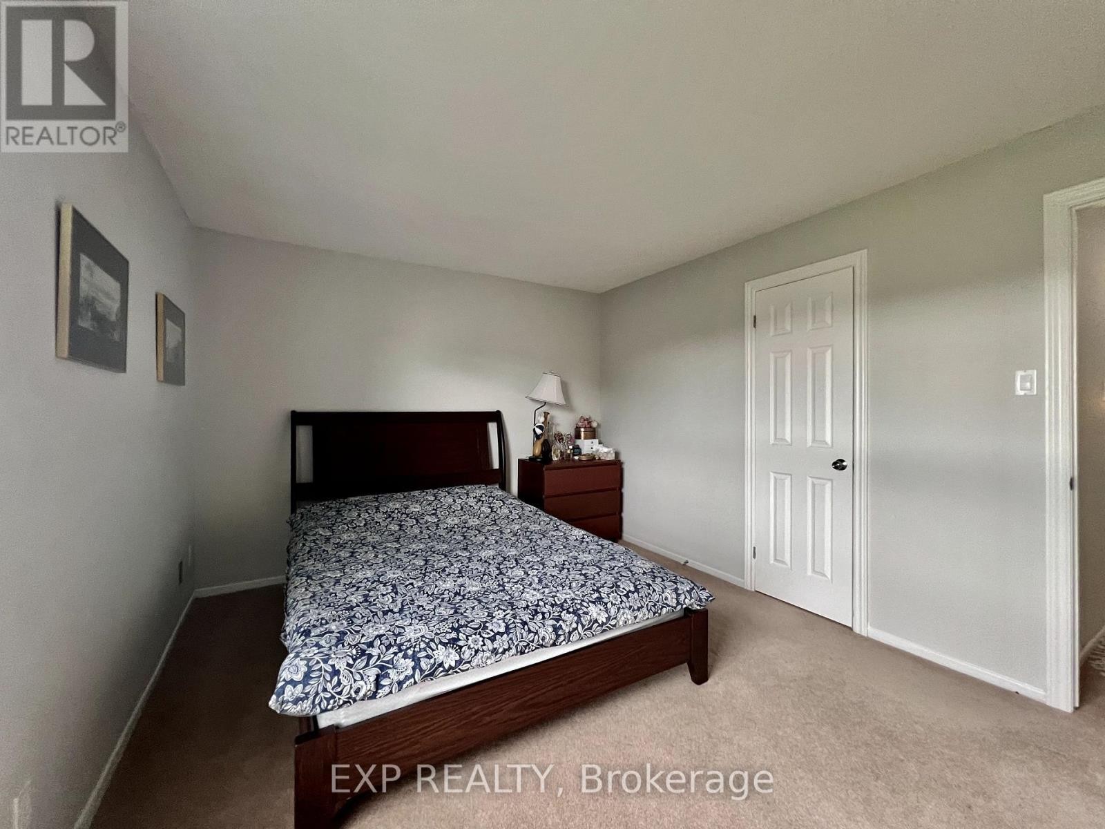 












1959 GREENWAY PARK LANE

,
Ottawa,




Ontario
K1B5A9

