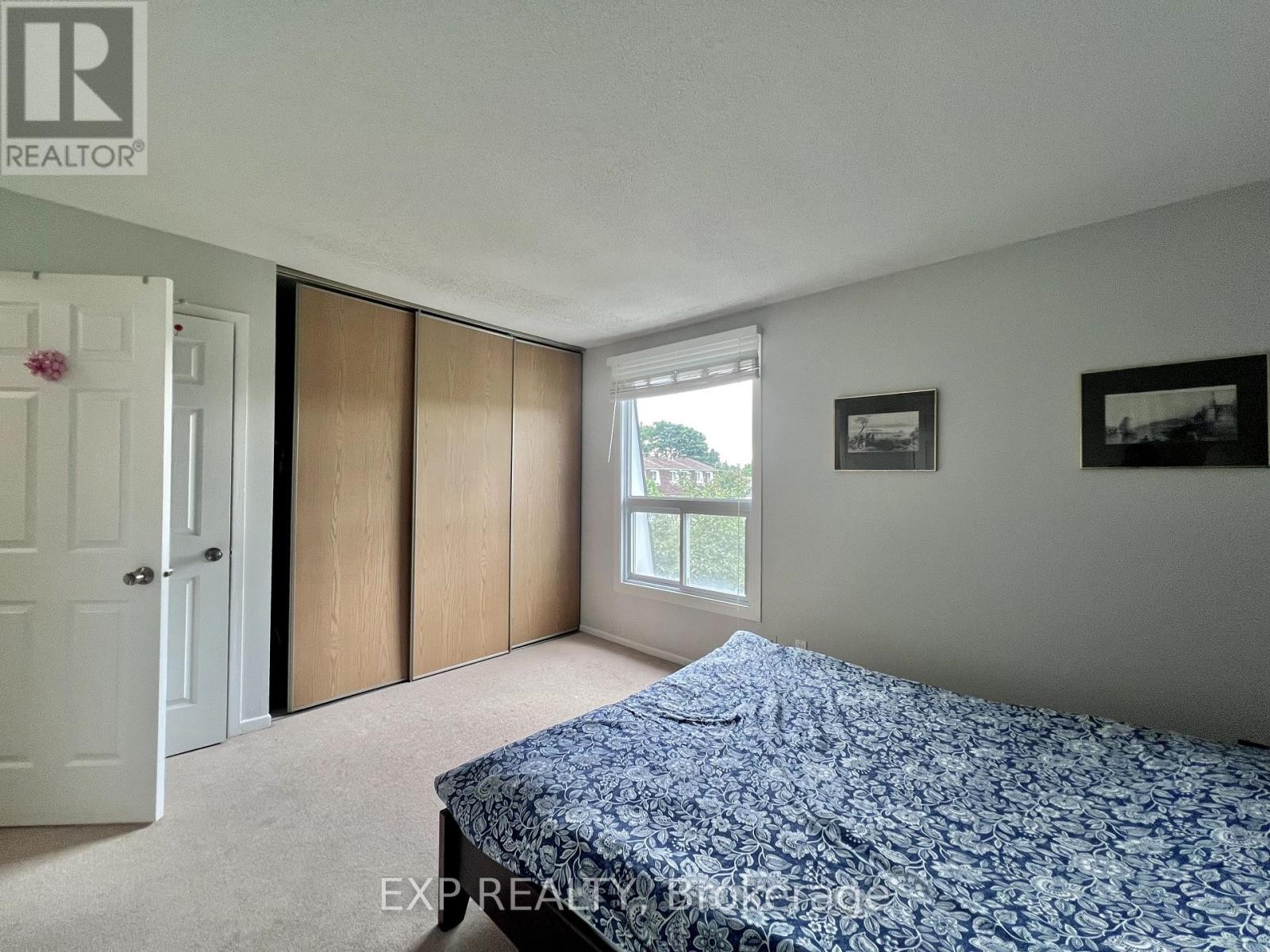 












1959 GREENWAY PARK LANE

,
Ottawa,




Ontario
K1B5A9


