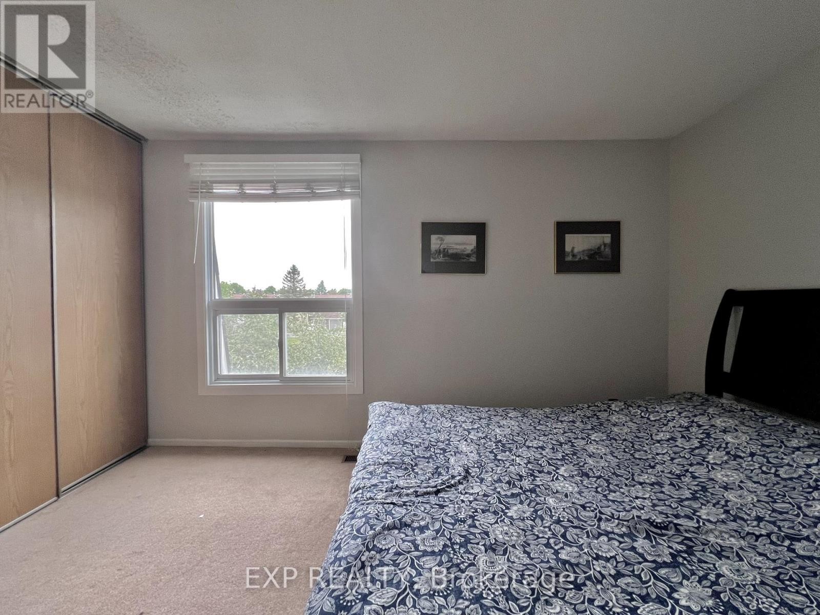 












1959 GREENWAY PARK LANE

,
Ottawa,




Ontario
K1B5A9

