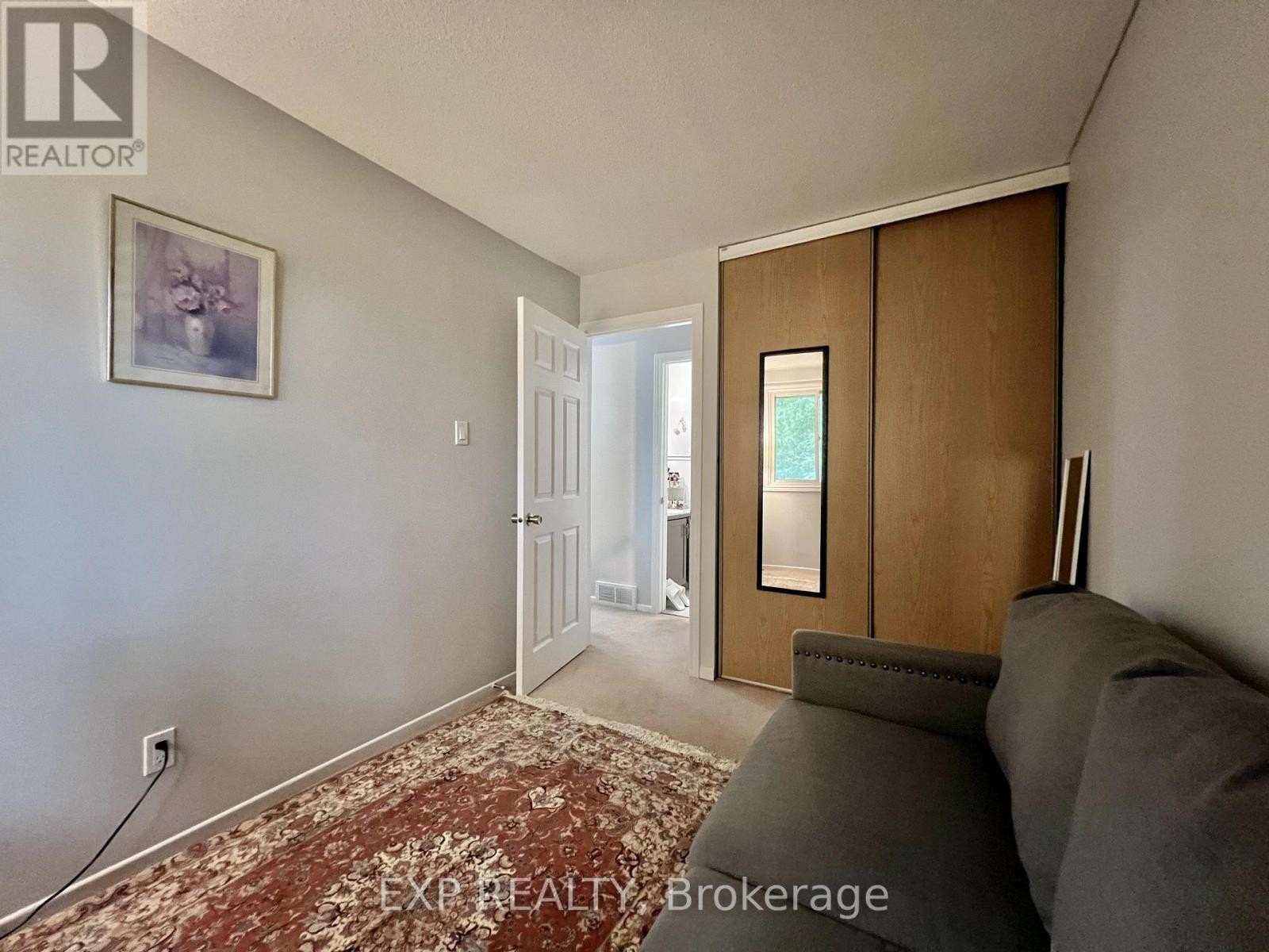 












1959 GREENWAY PARK LANE

,
Ottawa,




Ontario
K1B5A9

