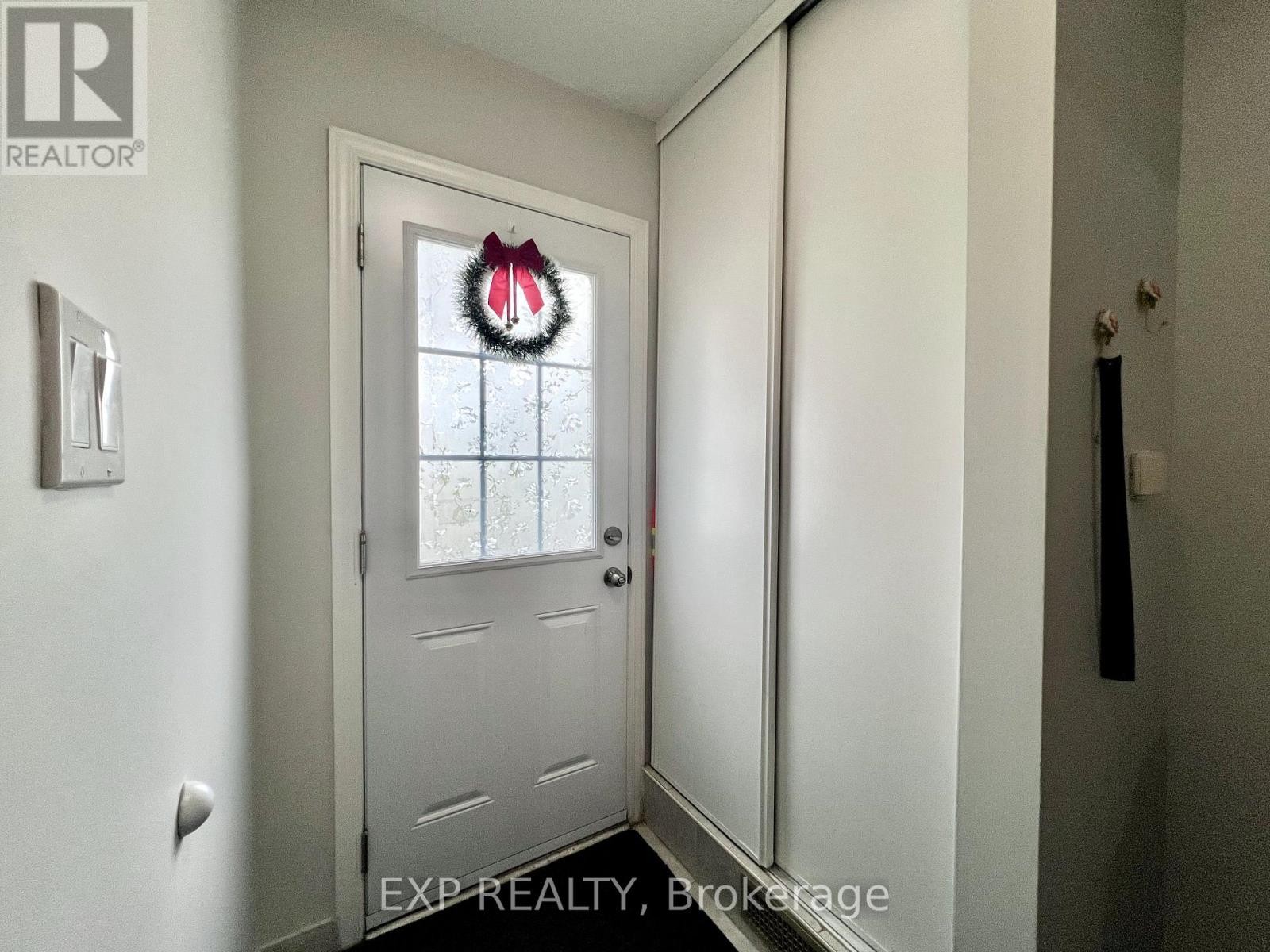 












1959 GREENWAY PARK LANE

,
Ottawa,




Ontario
K1B5A9

