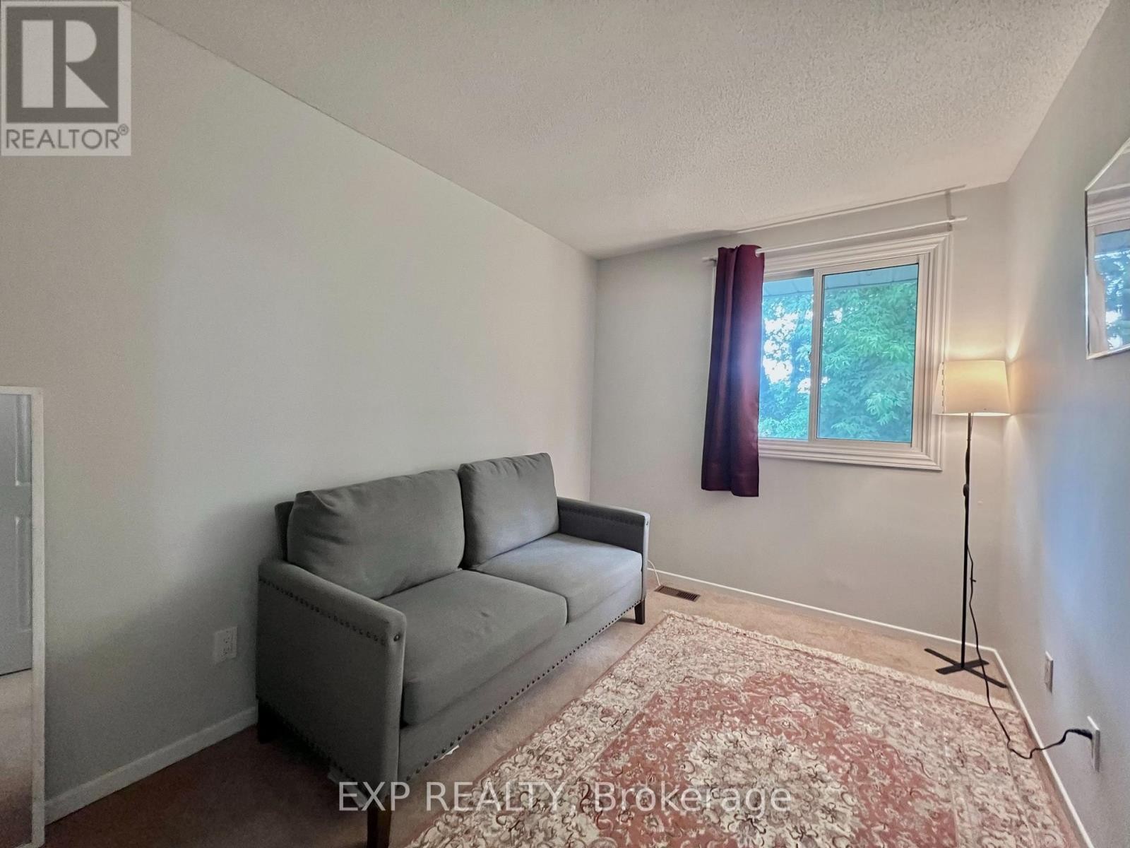 












1959 GREENWAY PARK LANE

,
Ottawa,




Ontario
K1B5A9

