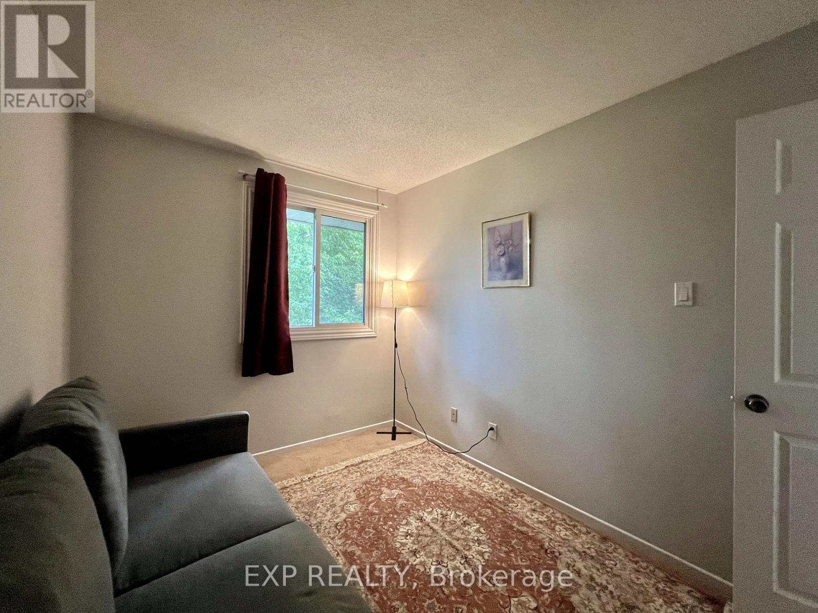 












1959 GREENWAY PARK LANE

,
Ottawa,




Ontario
K1B5A9

