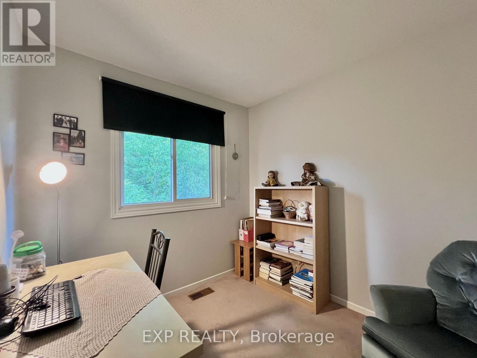 












1959 GREENWAY PARK LANE

,
Ottawa,




Ontario
K1B5A9

