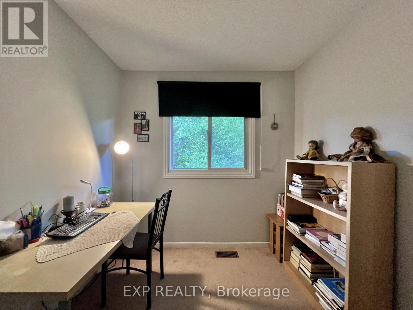 












1959 GREENWAY PARK LANE

,
Ottawa,




Ontario
K1B5A9

