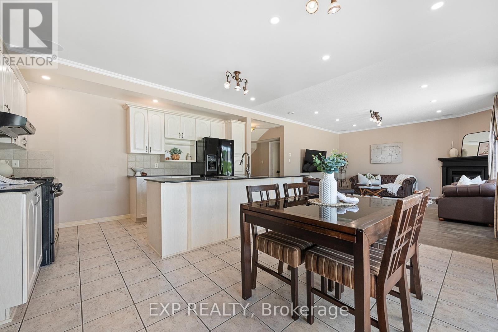 












2132 VALENCEVILLE CRESCENT

,
Ottawa,




Ontario
K4A4K4

