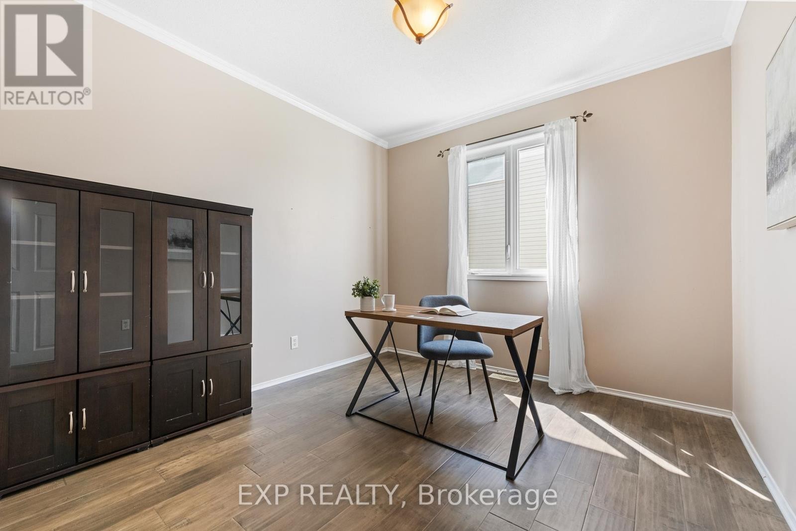 












2132 VALENCEVILLE CRESCENT

,
Ottawa,




Ontario
K4A4K4

