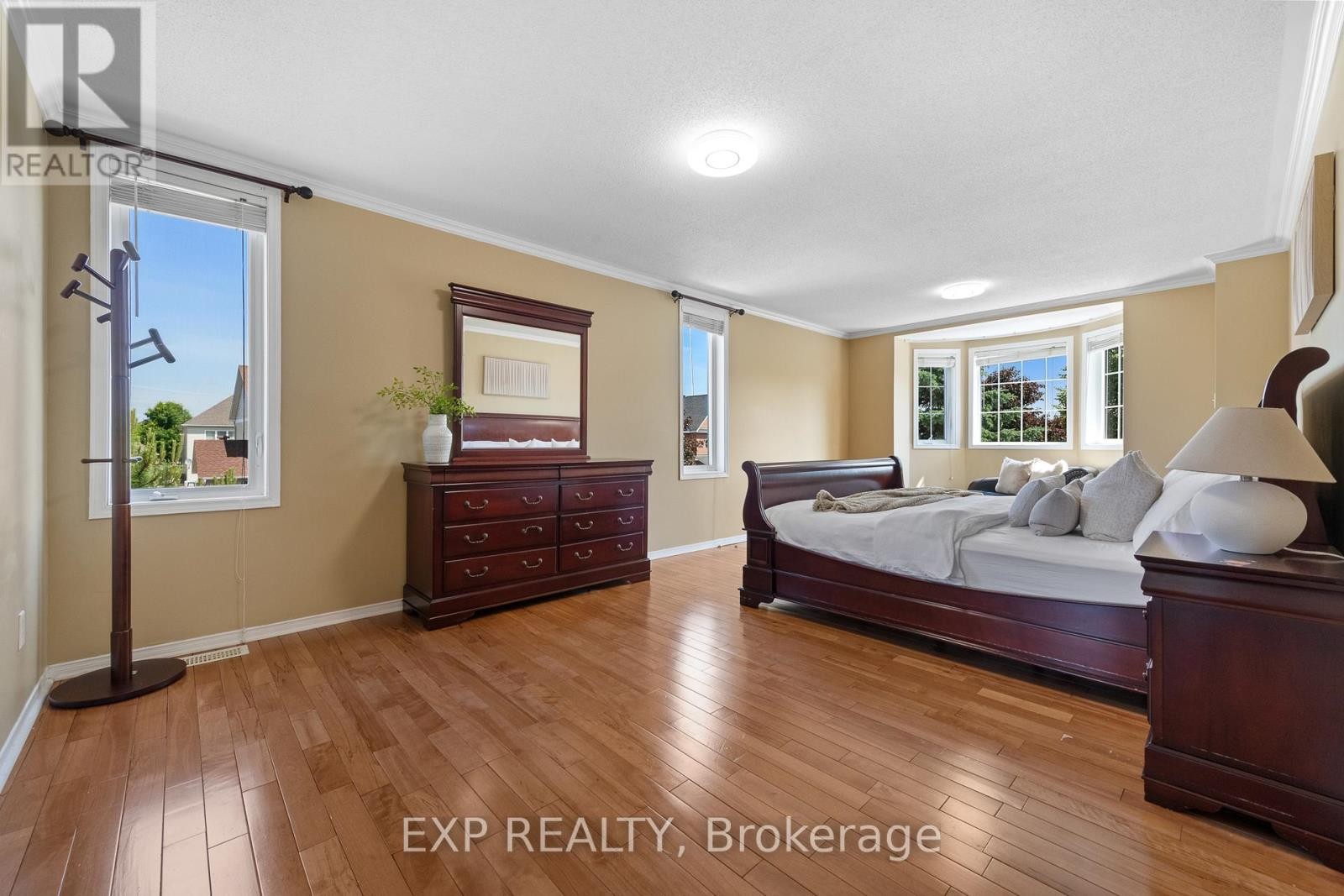 












2132 VALENCEVILLE CRESCENT

,
Ottawa,




Ontario
K4A4K4

