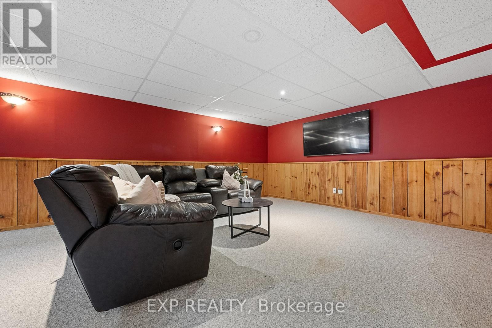 












2132 VALENCEVILLE CRESCENT

,
Ottawa,




Ontario
K4A4K4

