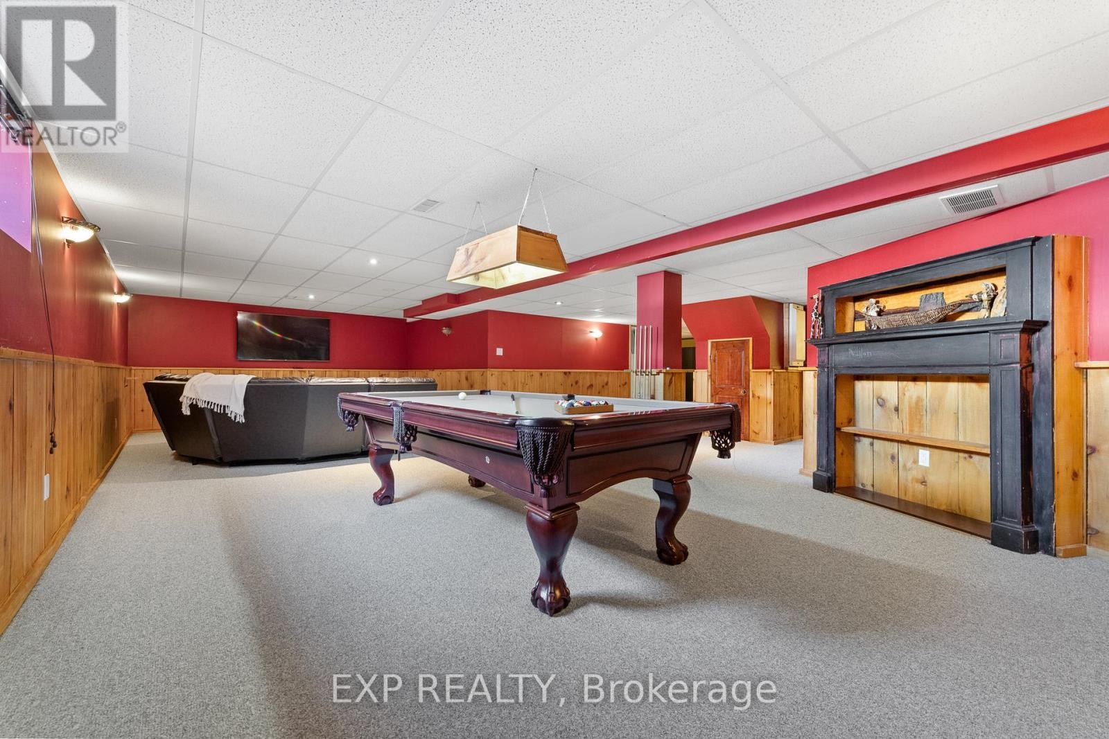 












2132 VALENCEVILLE CRESCENT

,
Ottawa,




Ontario
K4A4K4


