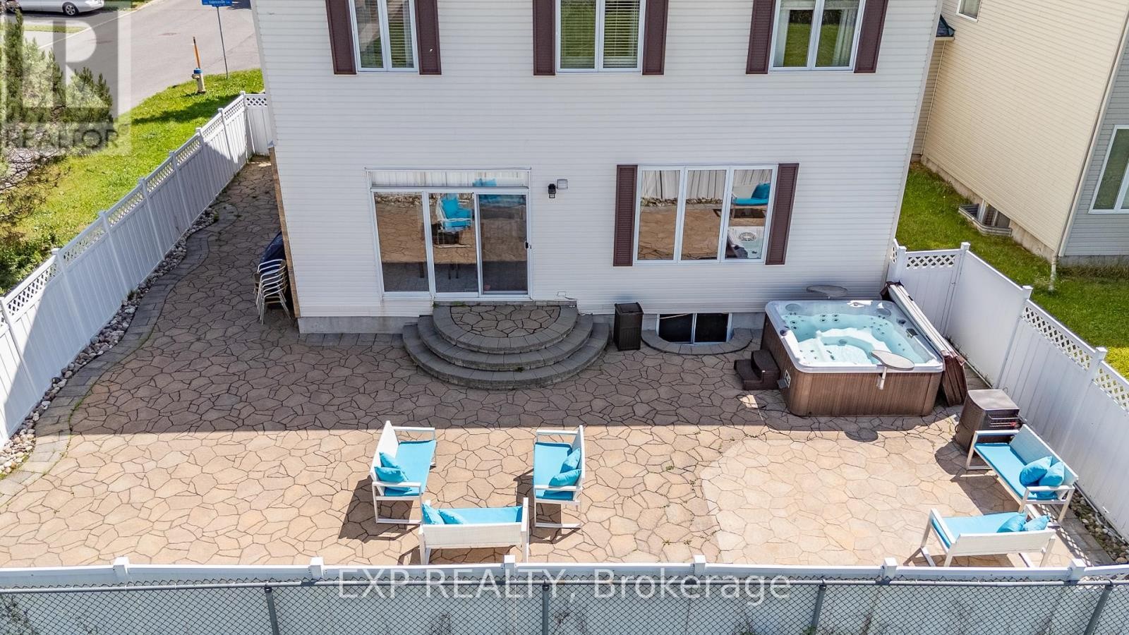 












2132 VALENCEVILLE CRESCENT

,
Ottawa,




Ontario
K4A4K4

