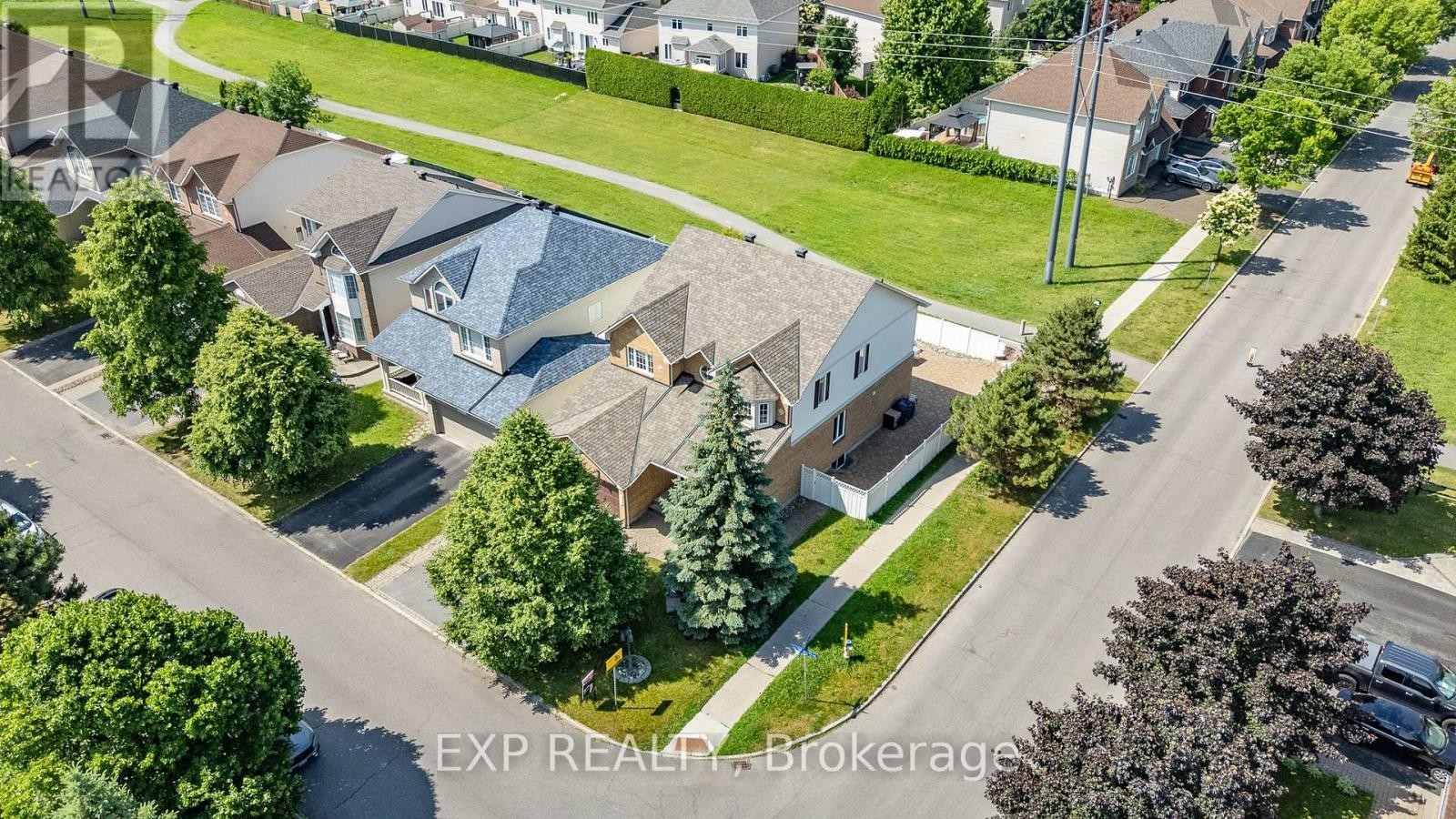 












2132 VALENCEVILLE CRESCENT

,
Ottawa,




Ontario
K4A4K4

