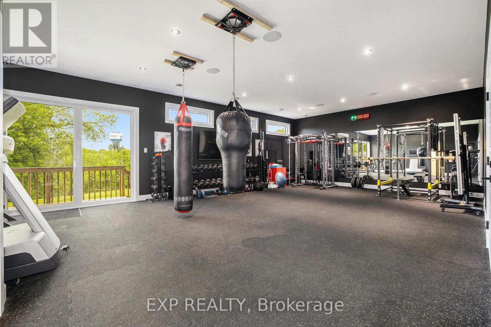 












1056 NOTRE DAME STREET

,
Russell,




Ontario
K0A1W0

