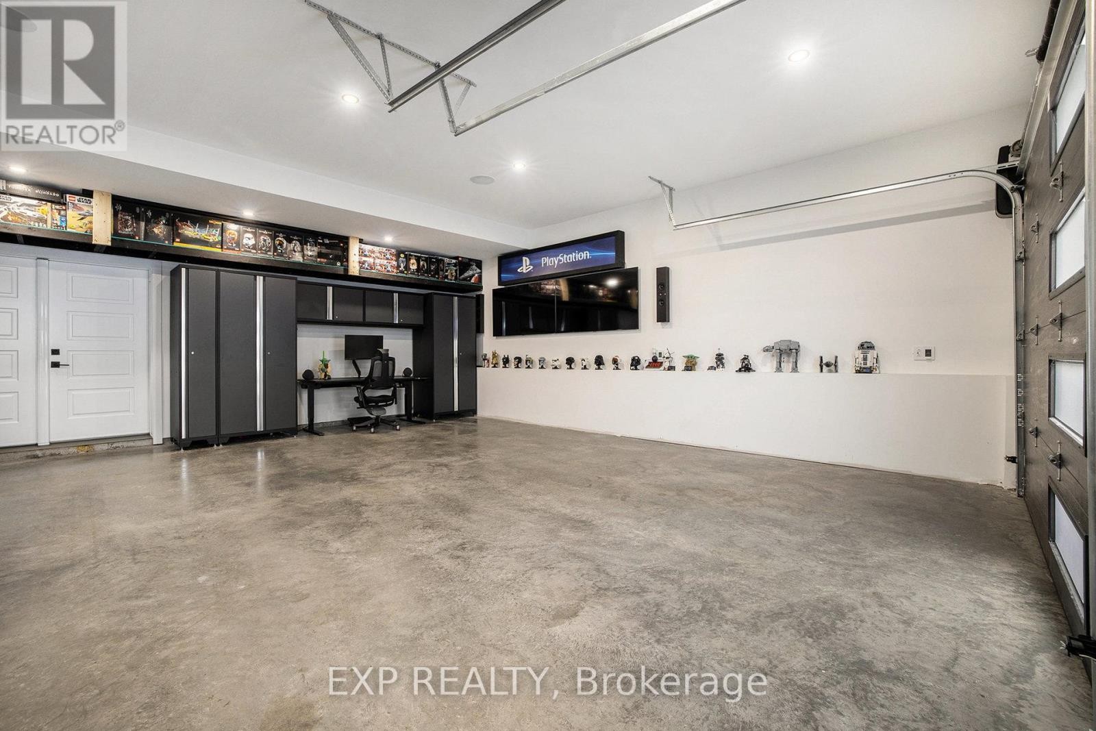 












1056 NOTRE DAME STREET

,
Russell,




Ontario
K0A1W0

